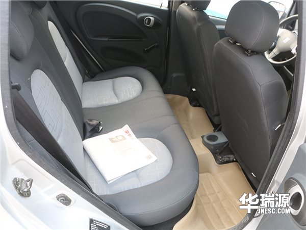 长安奔奔mini,造型炫新,年青有活力